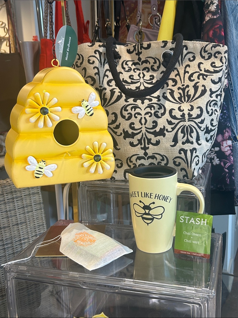 Yellow Bee Hive Metal Birdhouse Set with Ceramic Mug/Chai Tea & Canvas Tote NWT - Picture 2 of 6